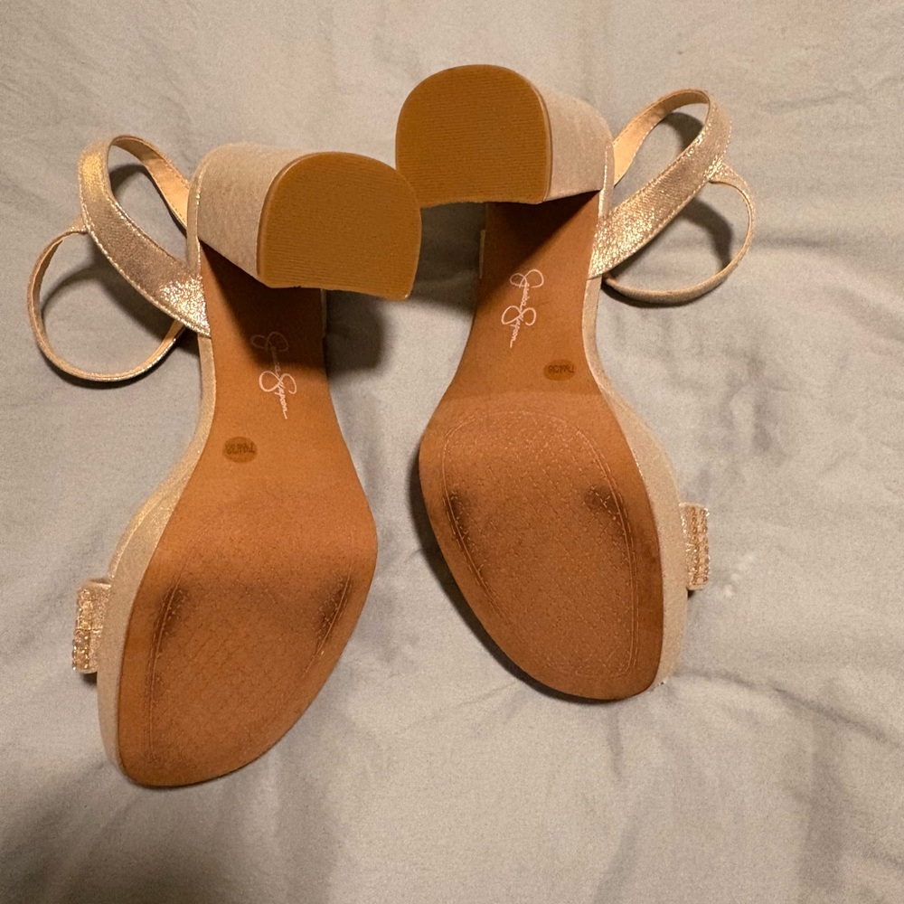 Jessica Simpson Gold Women's Heels - Picture 3 of 3